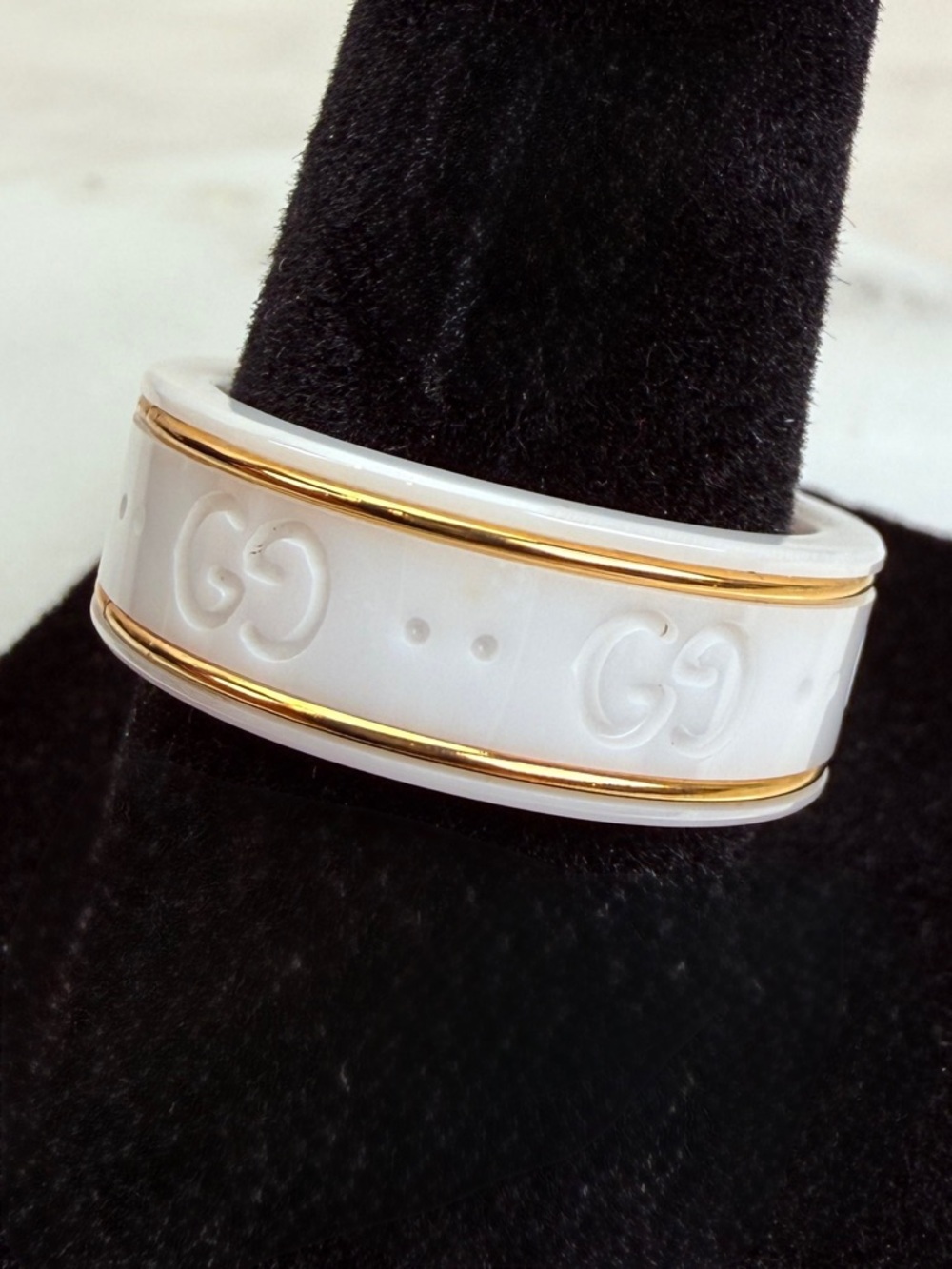 *Gucci Icon Band Ring 18k Yellow Gold With White Zirconia Sz 7